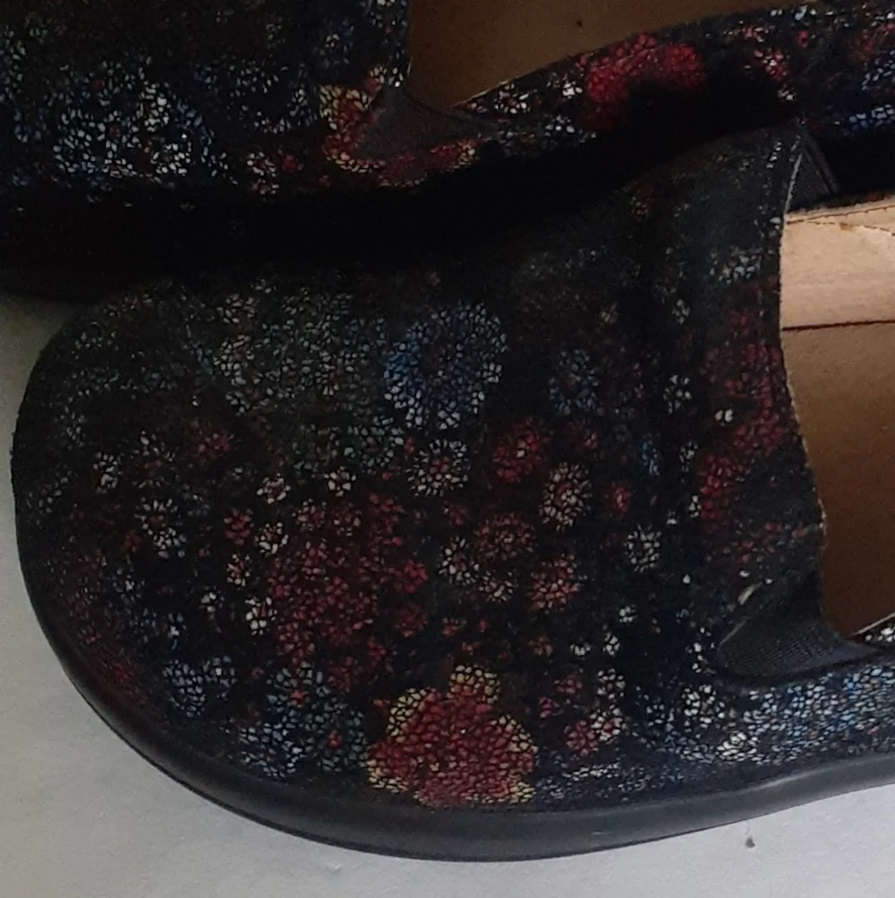 Alegria Black Floral Slip-On Clogs with Multicolor Accents. Size 38 EU. 7.5 US.